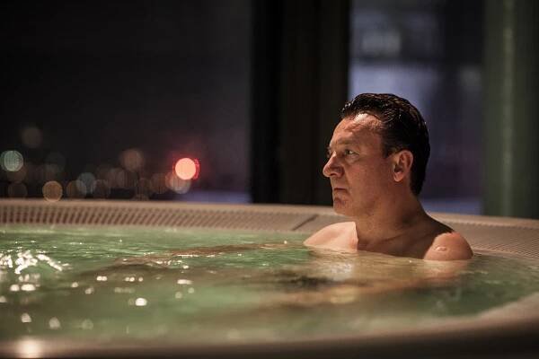 Oslněni světlem - Epizoda 6 - Z filmu - Robert Więckiewicz