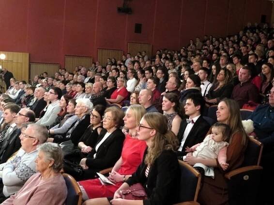 Obrazem: Jubilejní koncert cimbálové muziky Jagár v Havířově