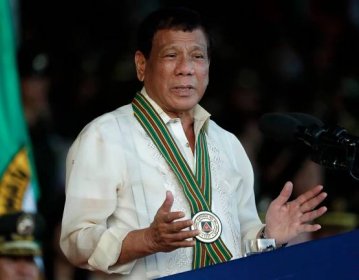 Filipínský prezident Duterte chce Kanadě vyhlásit válku. Kvůli odpadkům