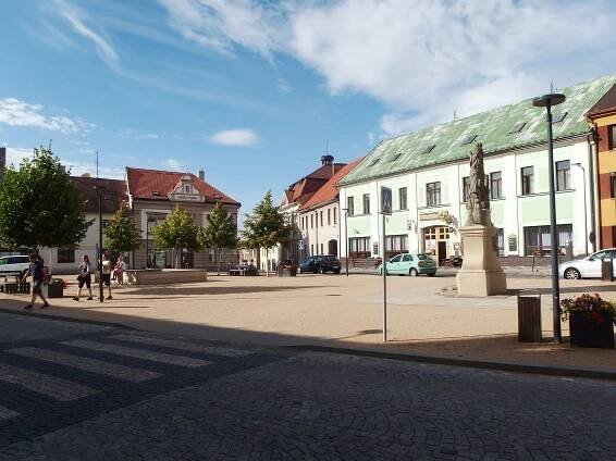 Soubor:Mšeno, náměstí (1).jpg – Wikipedie