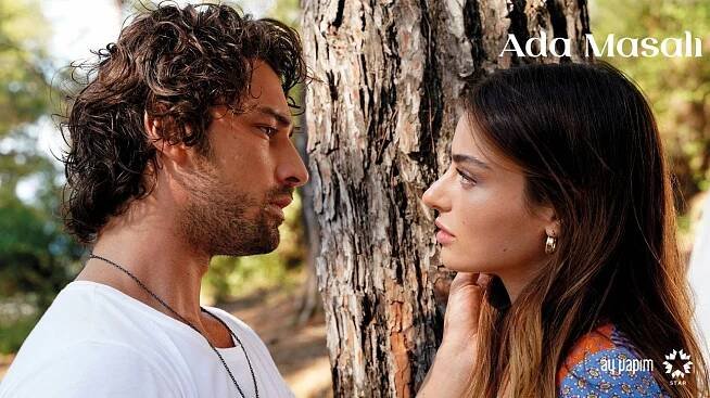 Láska s vůní oliv - Epizoda 3 - Z filmu - Alp Navruz, Ayça Aysin Turan