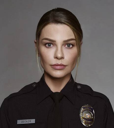LAUREN-GERMAN-IN-lucifer-Police-ID-photo