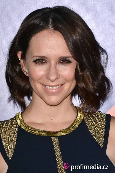 Jennifer Love Hewitt - celebrity účes - HappyHair