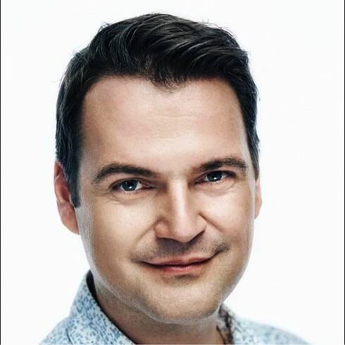 Petr Macinka, politolog. Předseda Motoristé. Dlouhodobý mluvčí Václava Klause 