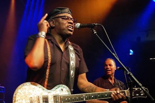 Recenze: Joe Louis Walker v Lucerna Music Baru - Proti šedi