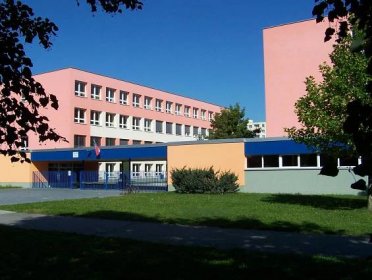 O škole | Základní škola Pardubice-Dubina, Erno Košťála 870
