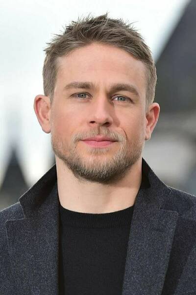 Charlie Hunnam actor, 2025 | Erkek saç stilleri, Erkek saç modelleri, Erkek saçı