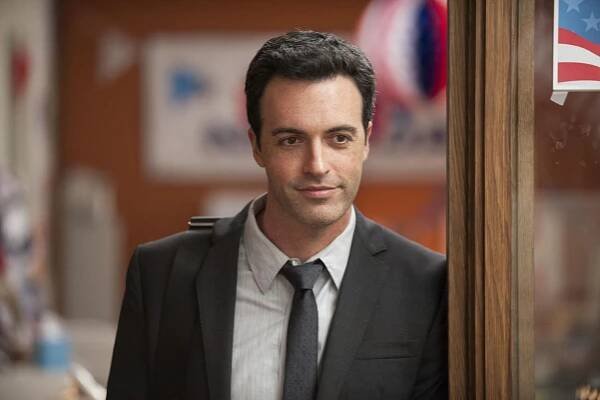 Viceprezident(ka) - Ráno poté - Z filmu - Reid Scott