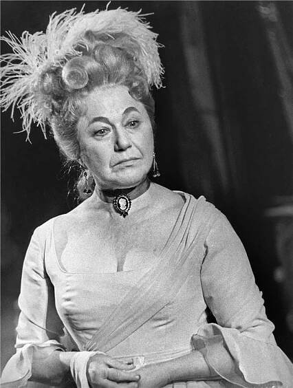 Tak to na tom světě chodí - 31.05.1967, Olga Scheinpflugová (Lady Wishfort) Foto: Jaromír Svoboda