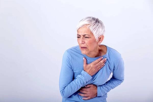 Infarkt myokardu u žen: nebezpečné příznaky, které často zůstávají bez povšimnutí