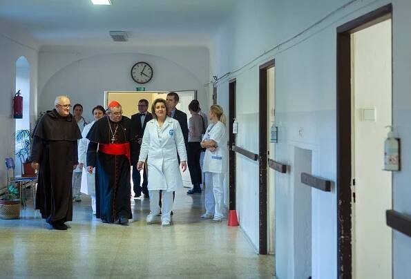 V rámci Světového dne nemocných navštívil kardinál Duka pražskou Nemocnici sv. Alžběty Na Slupi - Církev.cz | Zprávy
