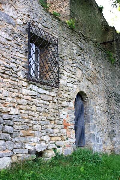 Soubor:Písková Lhota, Starý Stránov castle 4.jpg – Wikipedie