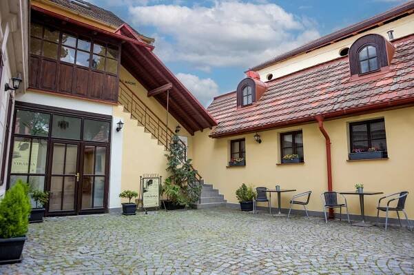 Vinárna Vikárka - Restaurace a ubytování v Litoměřicích foto 1