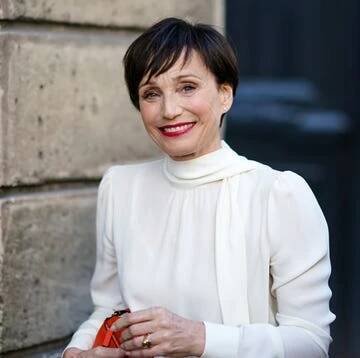 Kristin Scott Thomas shows off grey hair at The Fashion Awards 2021
