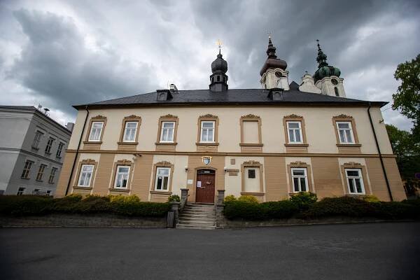 Více kamer, strážníků i světla. Budišov bude zase o něco bezpečnější