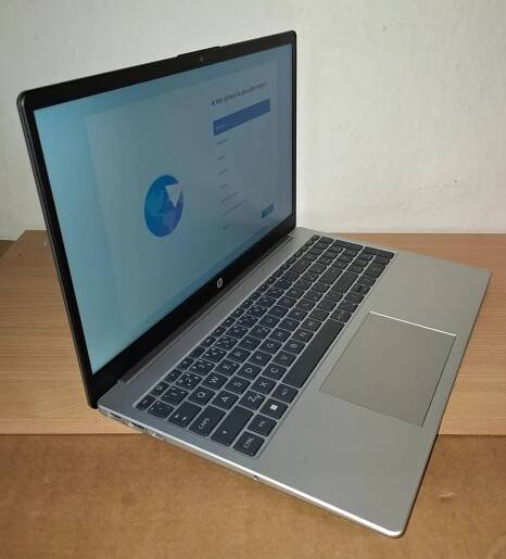 Výkonnný notebook s Win 11 Pro - HP 250 G 10, 4 GB/128 GB - Počítače a hry