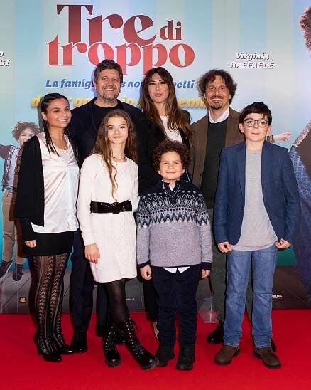  - Fabio De Luigi, Virginia Raffaele - Tre di troppo - Z akcí