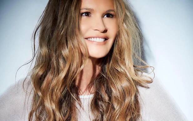 Elle Macpherson Net Worth, Career And Biography | Upcuz - Celebrity Bio, Net Worth, News