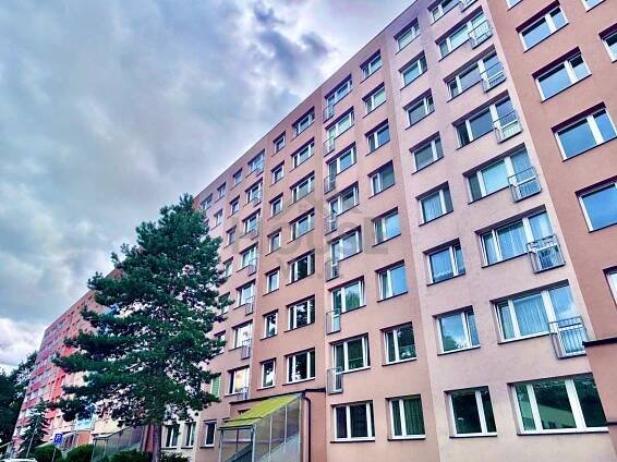 Prodej bytu 3+1, 68 m2, lodžie, sklep, Kolín.
