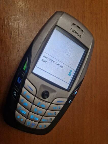 CELLULARE NOKIA 6600 FUNZIONANTE CON CARICABATTERIA