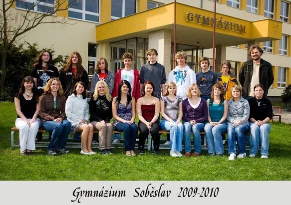 Foto tříd 2009-10 - Oficiální stránky Gymnázia Soběslav