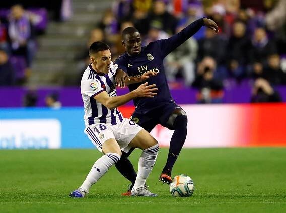 Real se posunul do čela španělské ligy, Atlético jen remizovalo