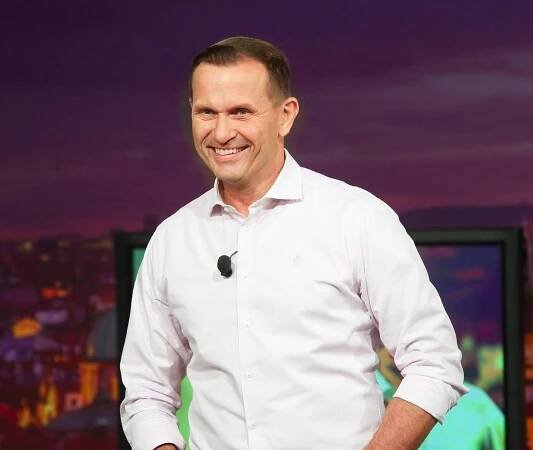 TV Barrandov byla odpojena od elektřiny a přerušila vysílání. Jaromír Soukup má o problém navíc - Předminutou.cz