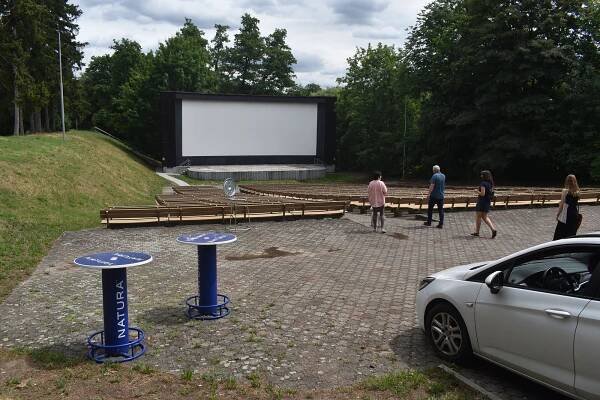 Souboj letních kin: Pardubice mají vstup zdarma, Hradec láká na restauraci