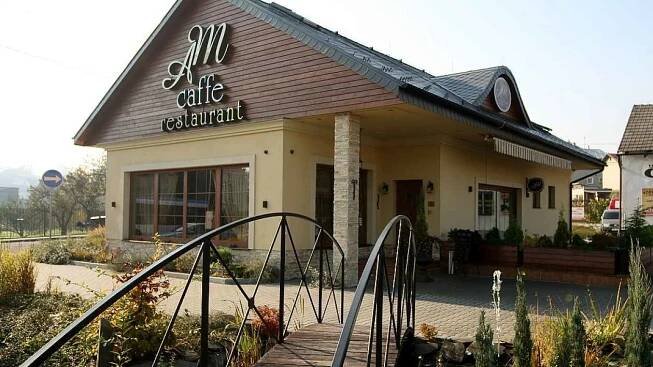 AM Caffe restaurant: cappuccino s obdivuhodnou pěnou
