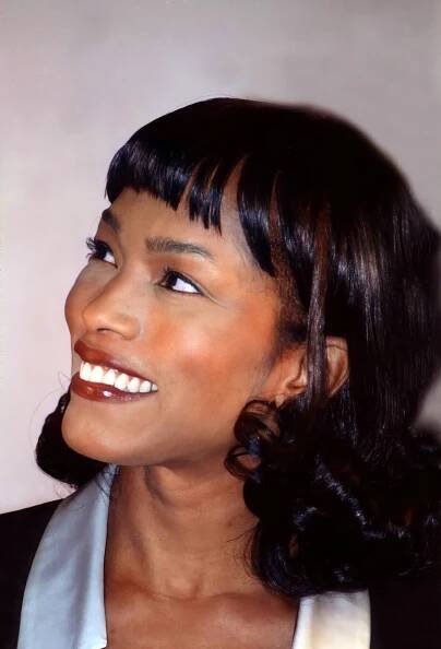 Angela Bassett - Wikipedia