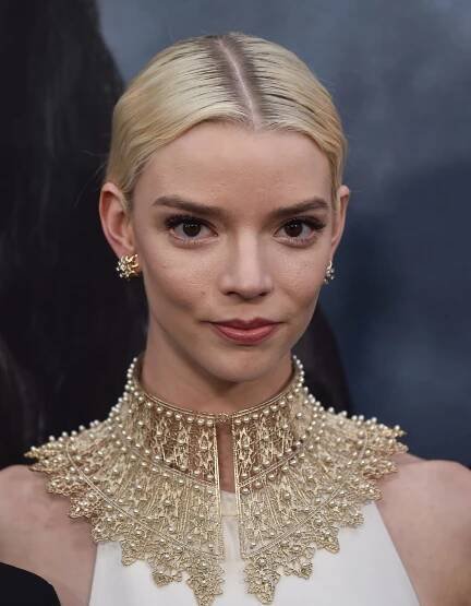 50 British Female Celebrities: Famous UK People