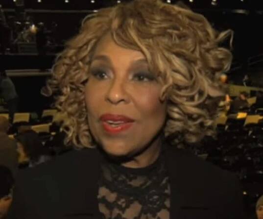 Roberta Flack Biography - Facts, Childhood, Family Life & Achievements