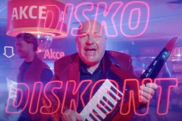 Michal David znovu v akci: pro "disko diskont" Penny dává Decibely lásky