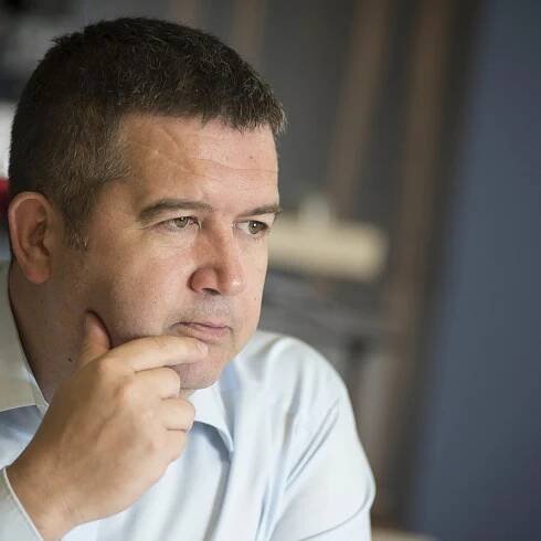 Hamáček se zlobí. Zažaluje o 10 milionů Seznam Zprávy kvůli článku o jeho cestě do Moskvy