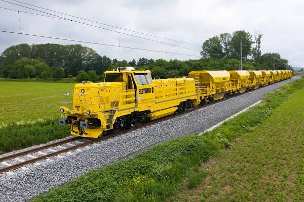 Další lokomotiva s ETCS pro baucuky. Hrochostroj kupuje EffiShunter 1000 od CZ LOKO - Zdopravy.cz