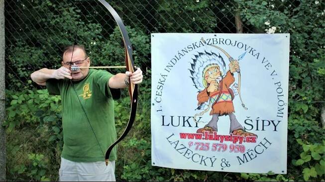 Indiáni z Velké Polomi: Obdivoval Vinnetoua, dnes luky a šípy vyrábí i filmařům