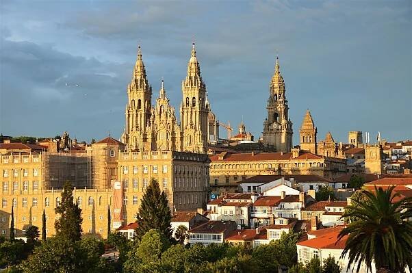 Svatojakubská pouť 2 - severní cestou přes Kantábrii, Asturii a Picos de Europa do Santiaga de Compostela - letecky - Španělsko