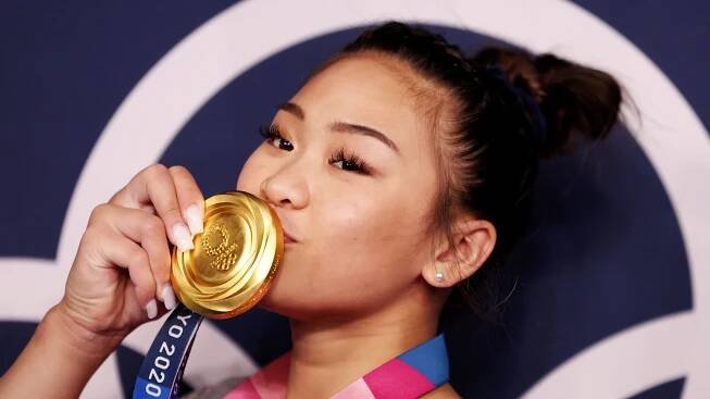 Suni Lee Won the Gymnastics All-Around Gold Medal With Acrylics, and Twitter Is Amazed