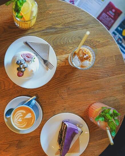 Přijďte si vychutnat chvíle pohody v Kafe Mělník ve Věži! Čekají na vás dorty,... - Kafe Mělník