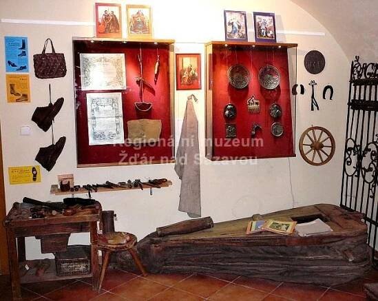 Příběh Moučkova domu | Regionální muzeum města Žďáru nad Sázavou