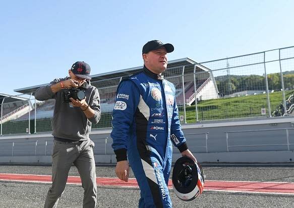 Nedovedu si představit, že bych s formulí vjel na normální silnici, řekl Tomáš Enge