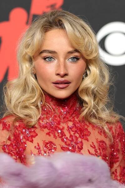 Sabrina Carpenter VMAs 2025: The Minimalist-Meets-Maximalist Mani to Copy Immediately