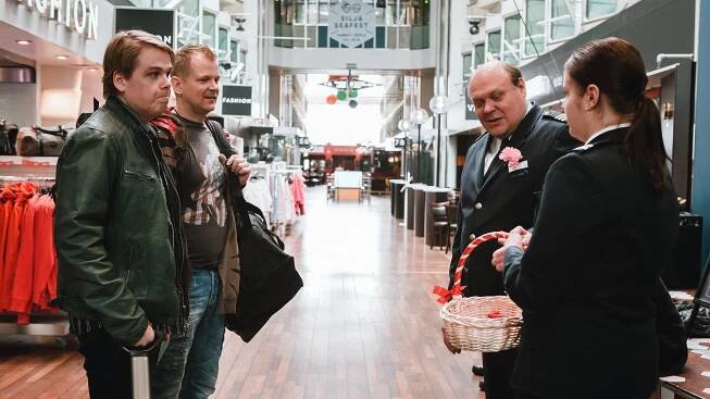 M/S Romantic - Kahdet häät ja yhdet varpajaiset (E01) (2019)