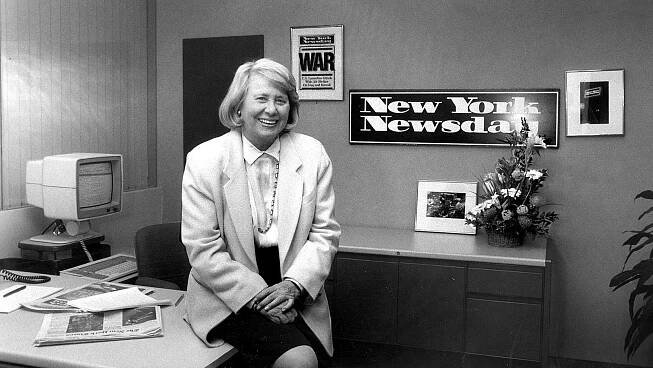 Liz Smith, Longtime Queen of Tabloid Gossip Columns, Dies at 94