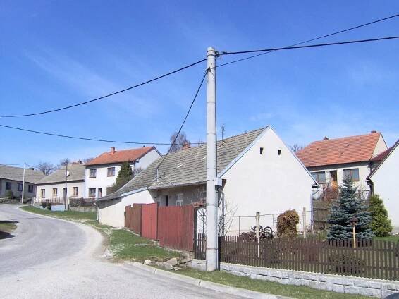 Soubor:Skřinářov, domy.jpg – Wikipedie