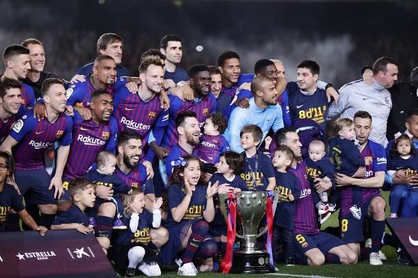 Futbalisti FC Barcelona získali ôsmy ligový titul za posledných 11 sezón. Definitívne si ho zabezpečili...