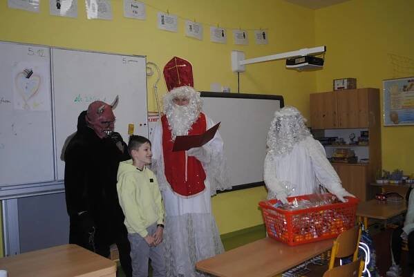 Mikuláš ve škole - Oficiální stránky ZŠ a MŠ Čechy pod Kosířem