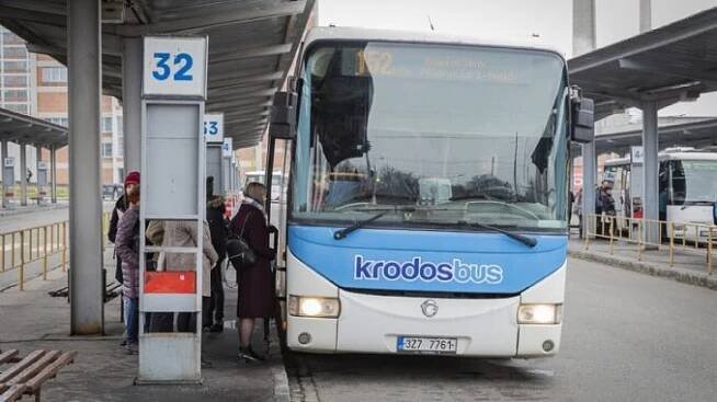 Co bude nového ve veřejné dopravě? Jízdenkové automaty ve vlacích i rychlé spoje do Brna - Novinykraje.cz