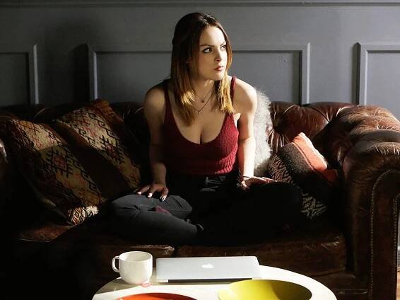 Elizabeth Gillies on Going from Nickelodeon to 'Sex&Drugs&Rock&Roll' : 'It's Very Liberating'