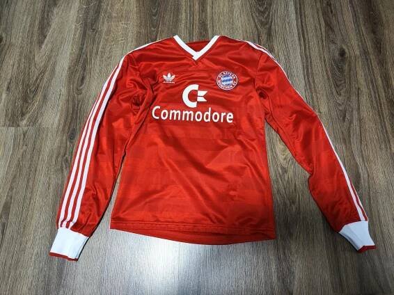 Dobový dres Bayern Munchen s logom Commodore - TOP STAV